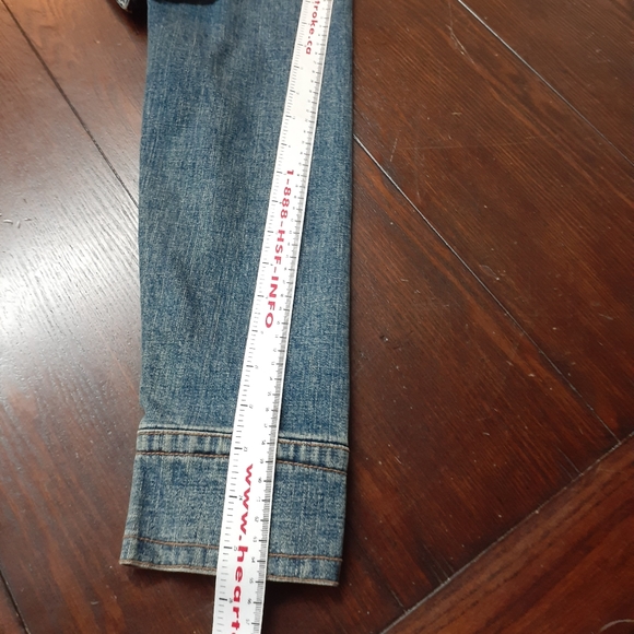 ONE OF A KIND CROP DENIM JACKET BY DEN M - Picture 8 of 10